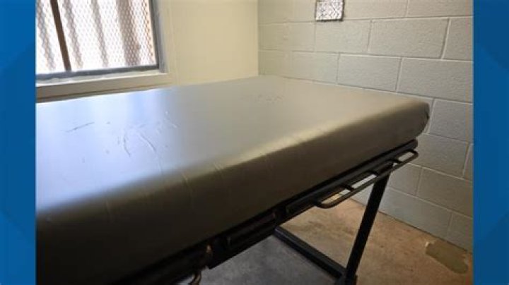 Are 4 point restraints legal?