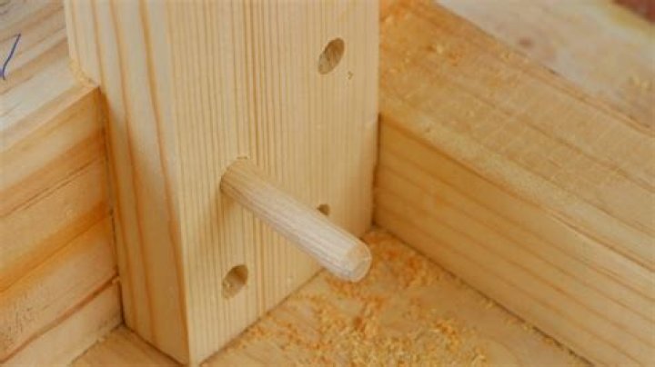 Are dowel joints stronger than pocket holes?