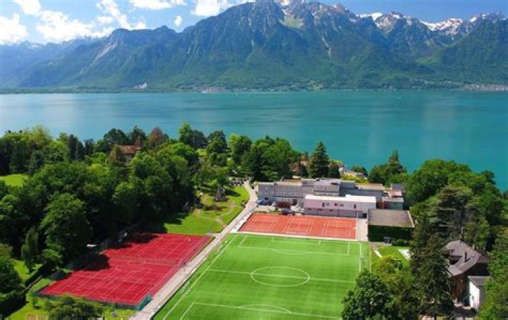 Are international schools free in Switzerland?