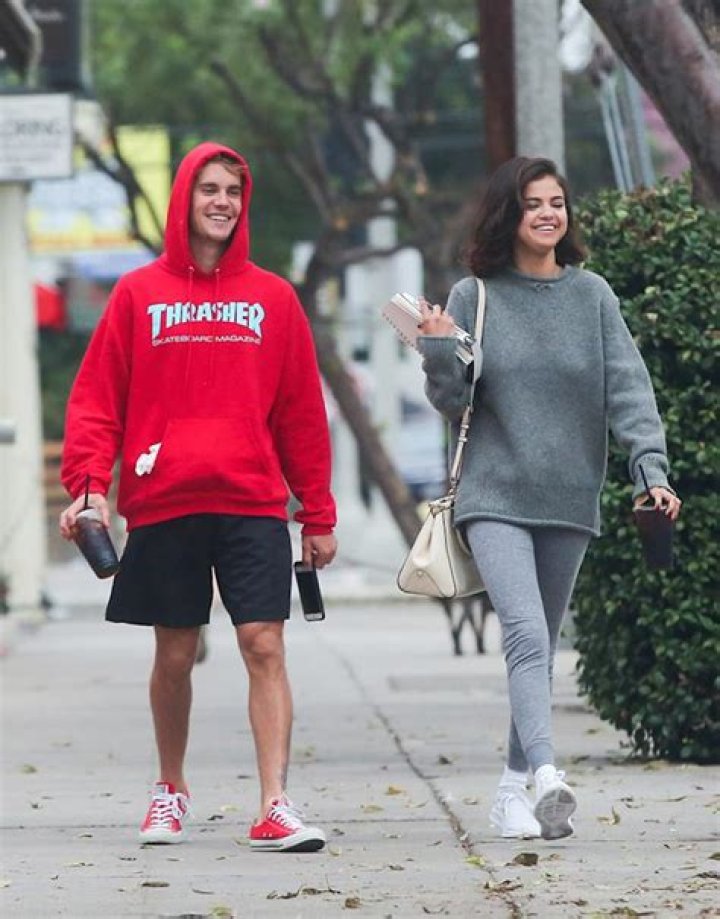Are Justin and Selena together in 2012?