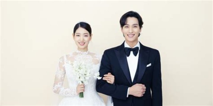 Are Park Shin hye and Jang Geun Suk a real couple?