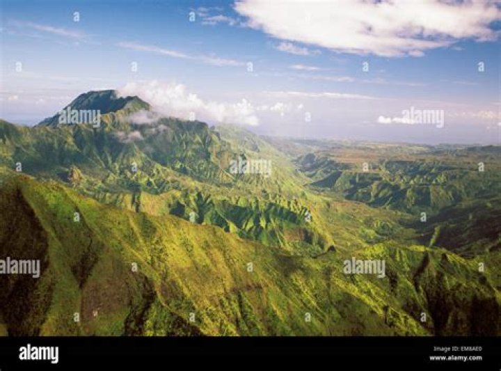 Are there plateaus in Hawaii?