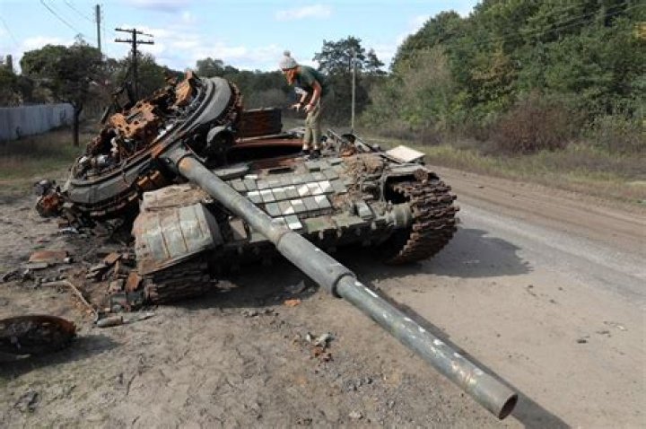Can a missile destroy a tank?