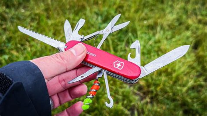 Can a Swiss Army knife break a window?
