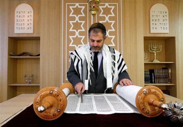 Can I read the Torah in English?