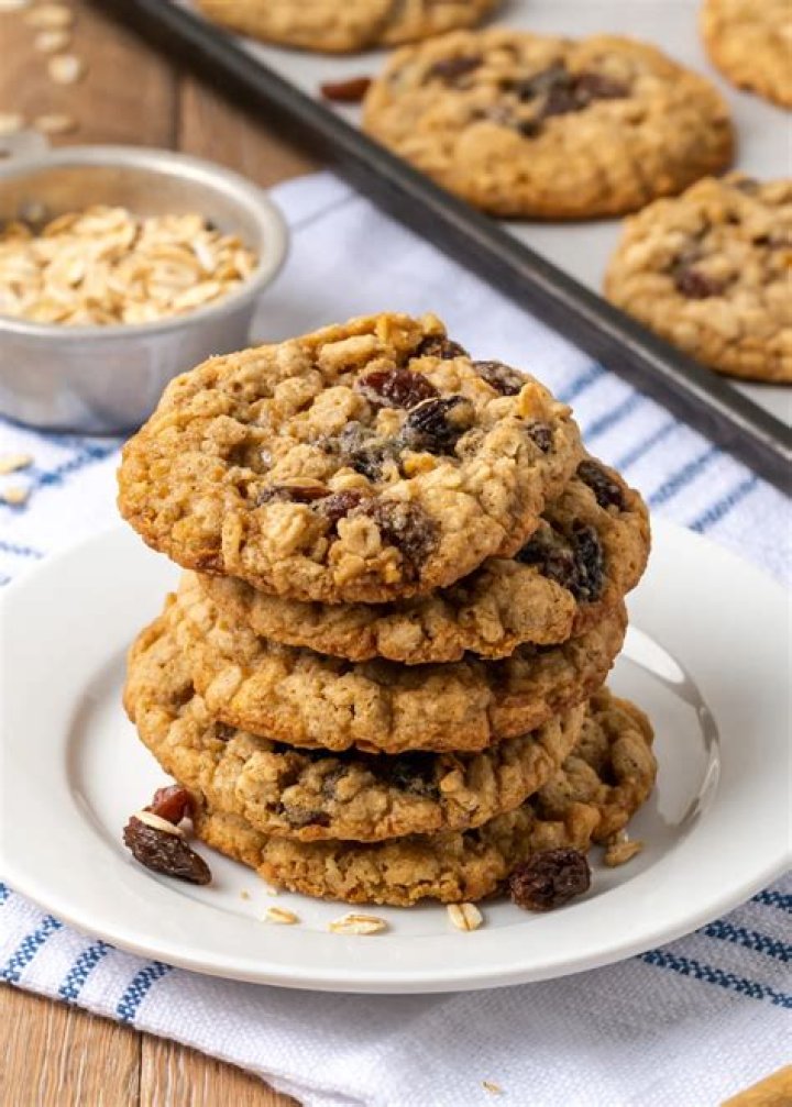Can I replace flour with oat flour in cookies?