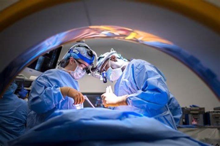 Can neurosurgeons have their own practice?