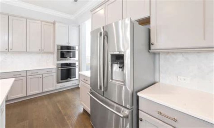 Can refrigerator be flush with wall?