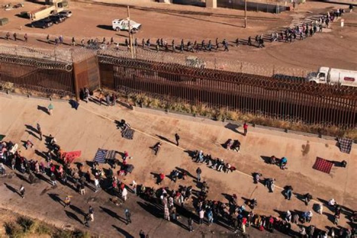Can you cross the border to Mexico right now?