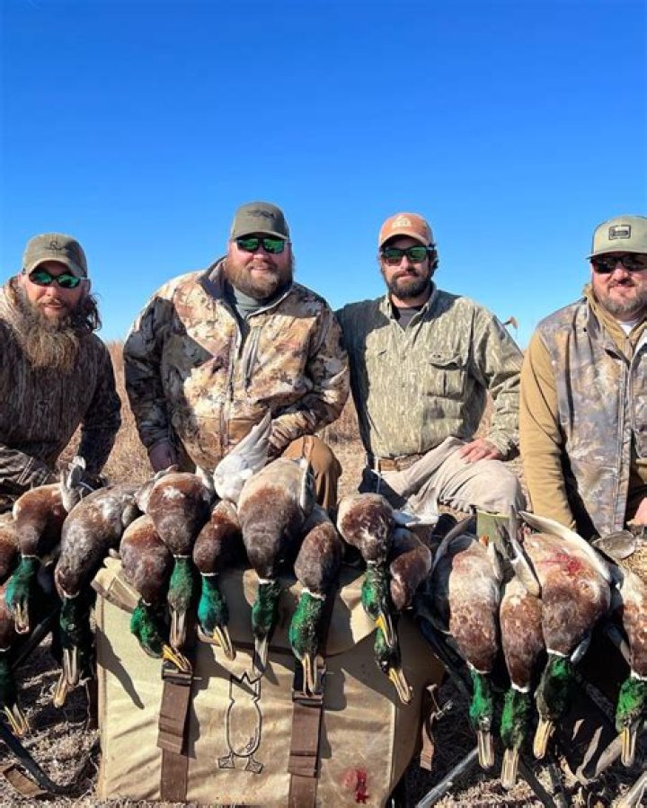 Can you duck hunt on the Fox River?