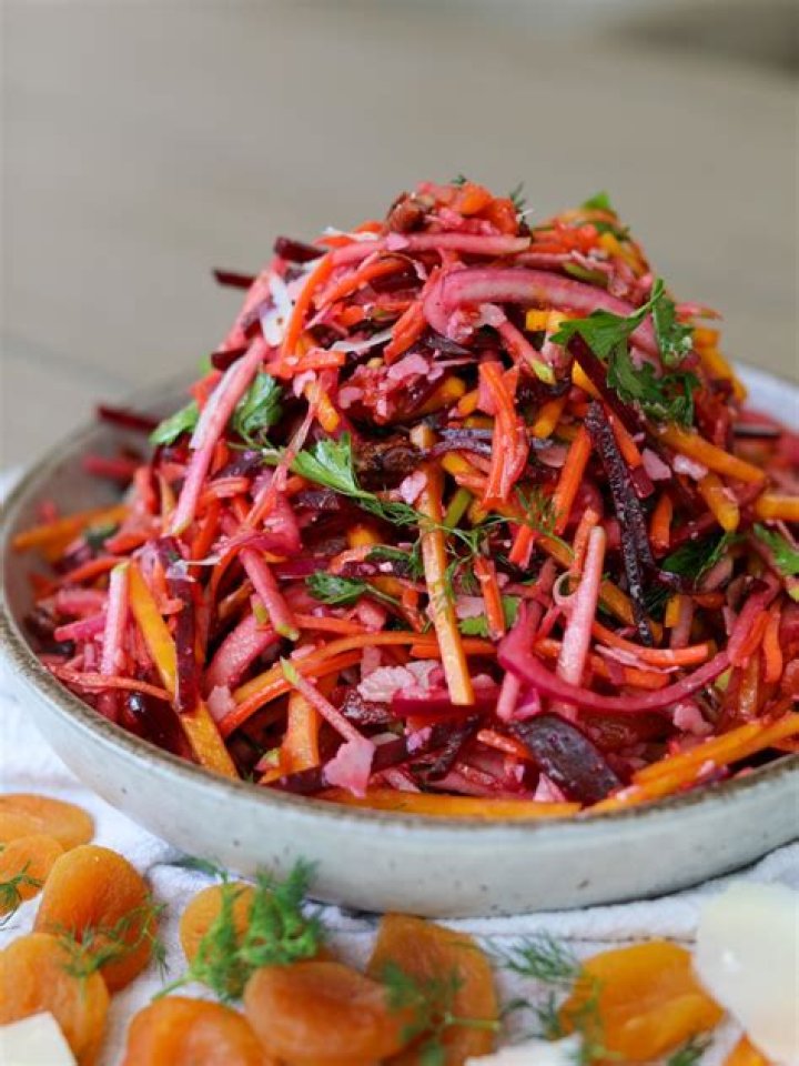 Can you eat raw beets in salad?