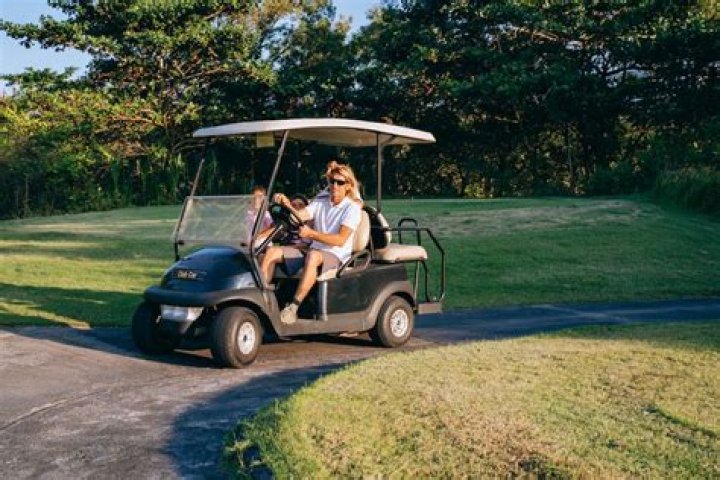Can you rent golf carts on Saint Simons Island?
