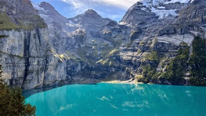 Can you swim in oeschinen Lake?