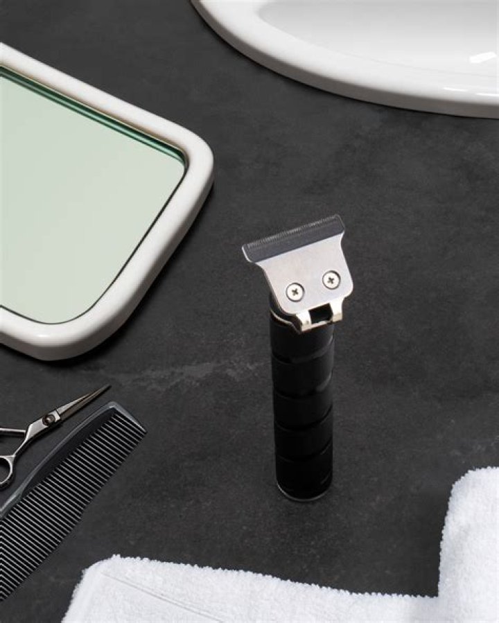 Can you take an electric razor on a plane?