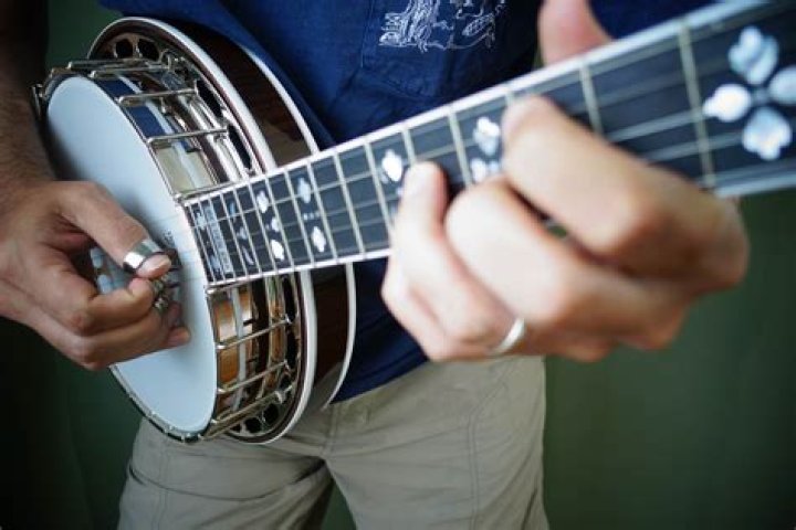 Can you tune a tenor banjo to open G?