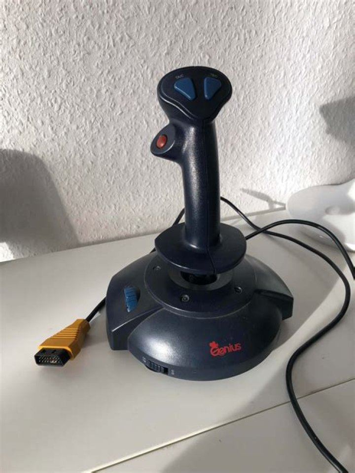Can you use a joystick on iPad?