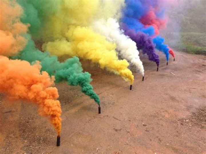 Can you use color smoke bombs in public?