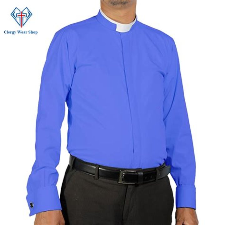 Can you wear a clergy collar with a regular shirt?