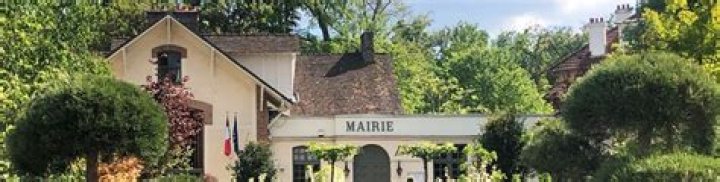 Comment contacter la mairie de Barbizon?