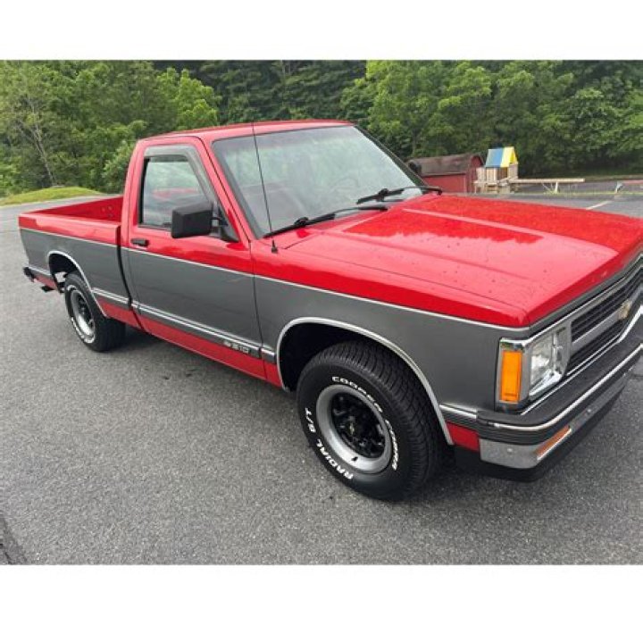Did Chevy make a 4 door S10?