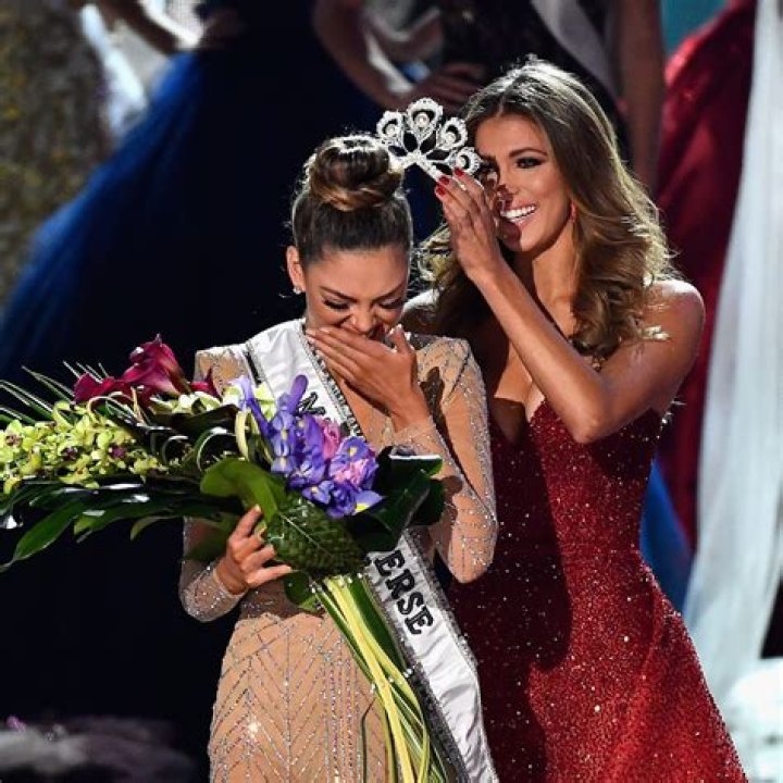 Did Miss Universe lose her crown?