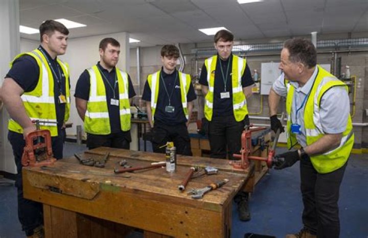 Do British Gas take on apprentices?