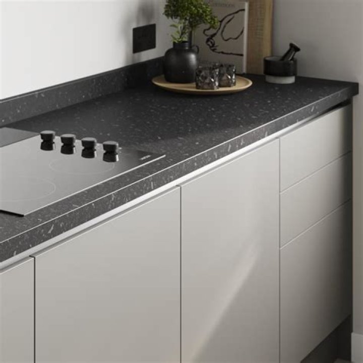 Do howdens do granite worktops?