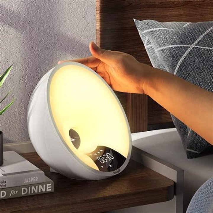Do Wake Up light alarm clocks really work?