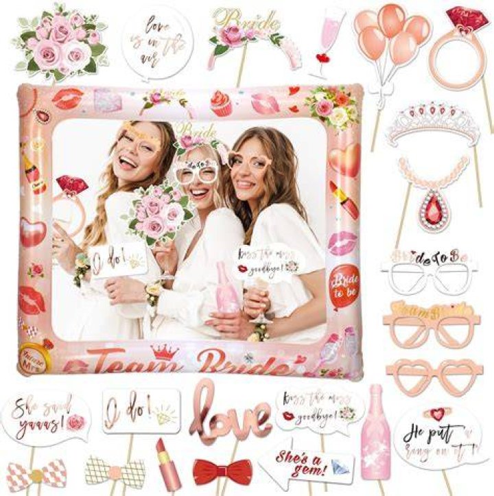 Do you give presents at hens nights?