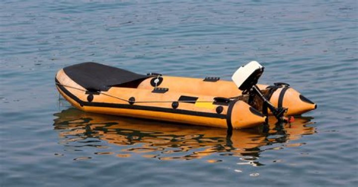 Do you have to register an inflatable boat in Massachusetts?