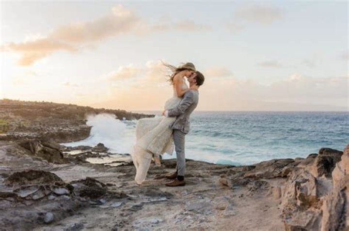 Do you need a permit to get married on the beach in Hawaii?
