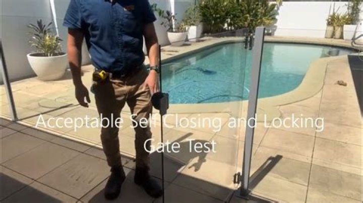 Does a pool gate need a lock?