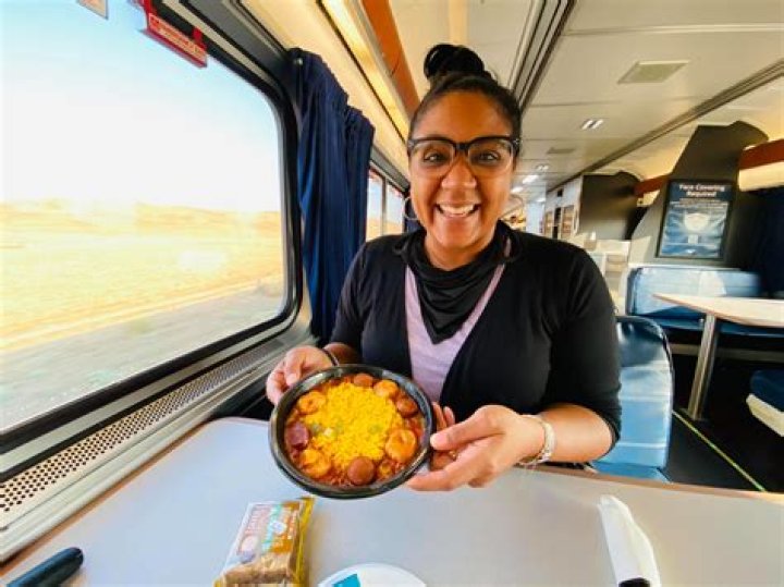 Does Amtrak serve Memphis?