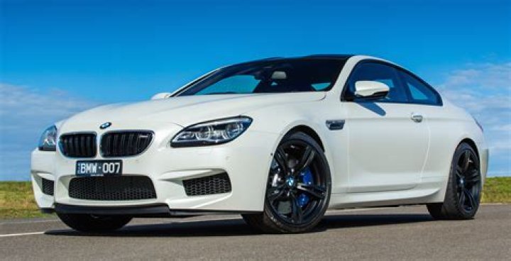 Does BMW M6 come in manual?