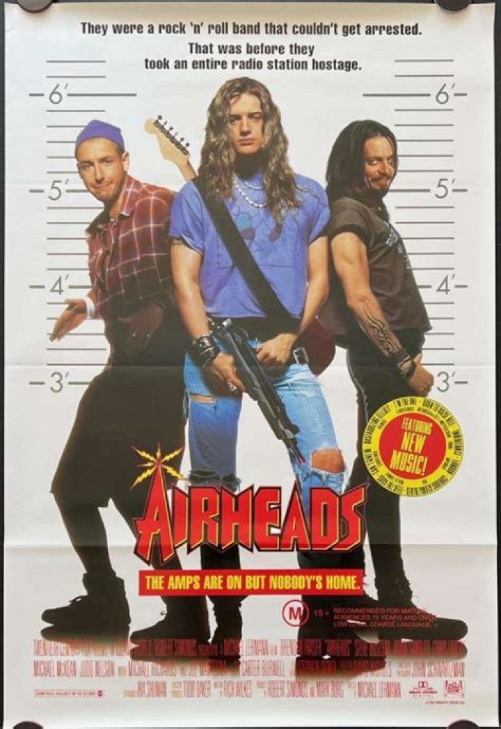 Does Brendan Fraser actually sing in Airheads?