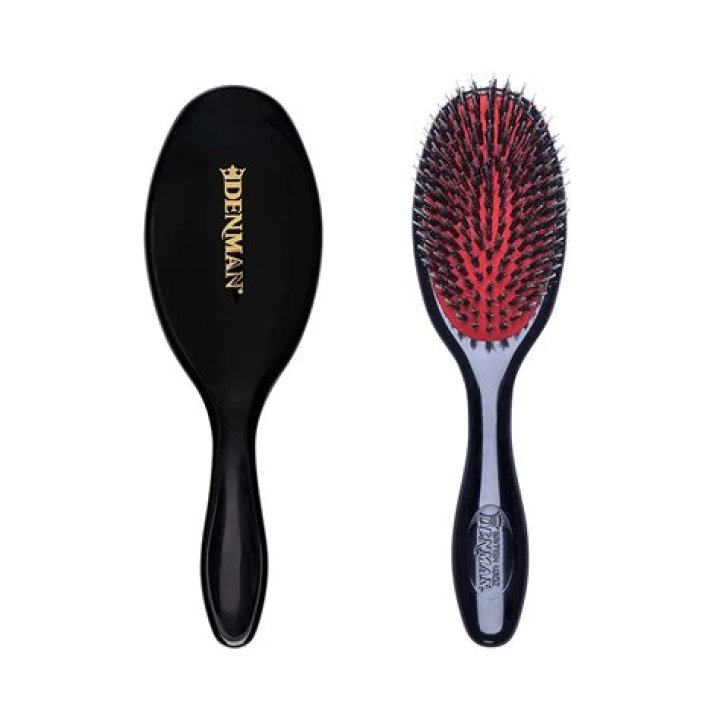 Does Denman use boar bristles?