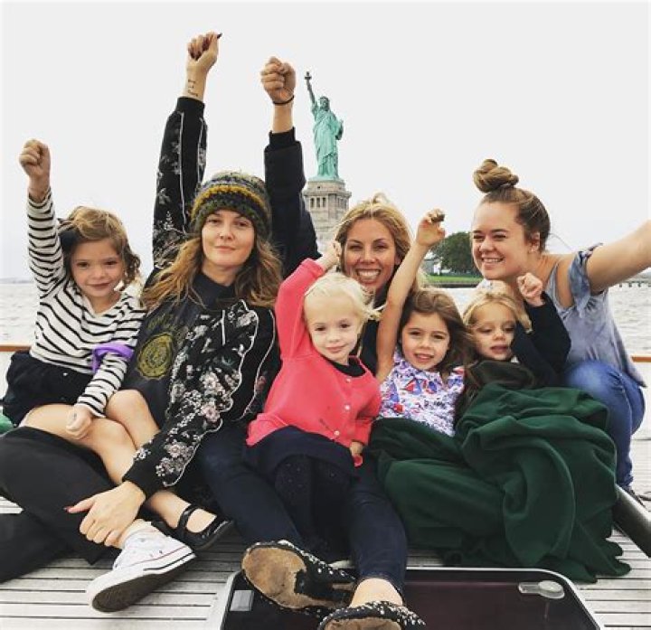 Does Drew have a kid in parenthood?
