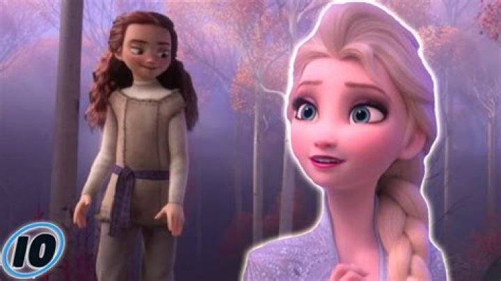 Does Elsa have a girlfriend in frozen?