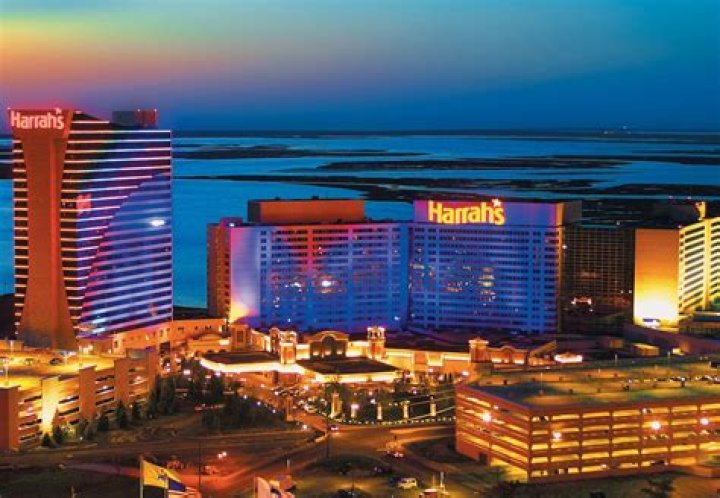 Does Harrahs in Atlantic City charge for parking?