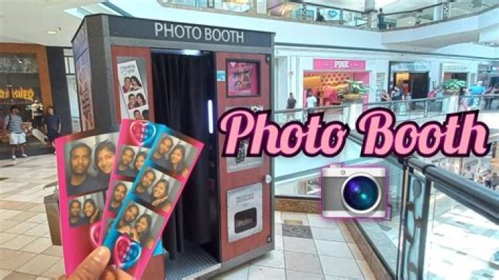 Does ICA have a photo booth?