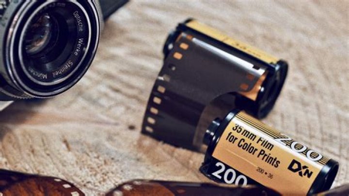 Does Kodak still make 120 film?