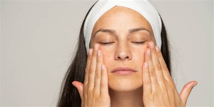 Does massaging your face lift it?
