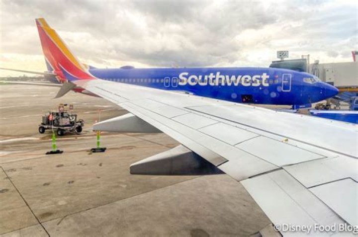 Does Southwest fly into Daytona Beach FL?