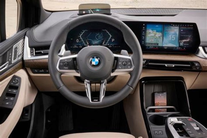 Does the BMW 1 Series have sat nav?