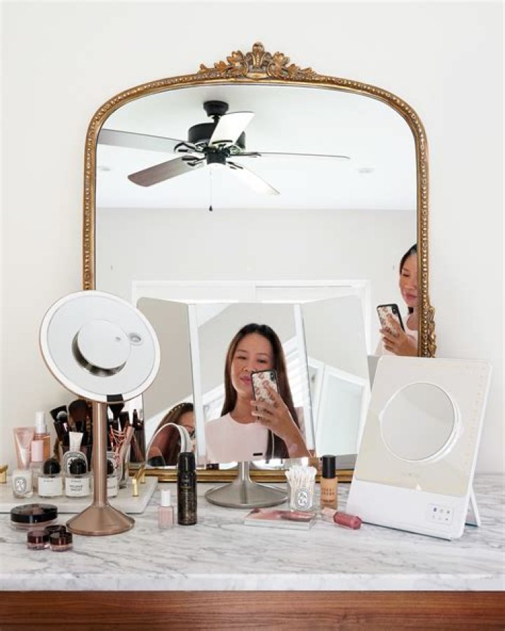 Does the simplehuman makeup mirror really work?