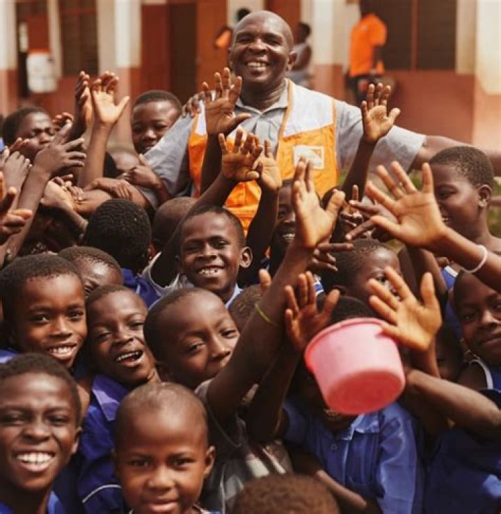 Does World Vision help Australians?