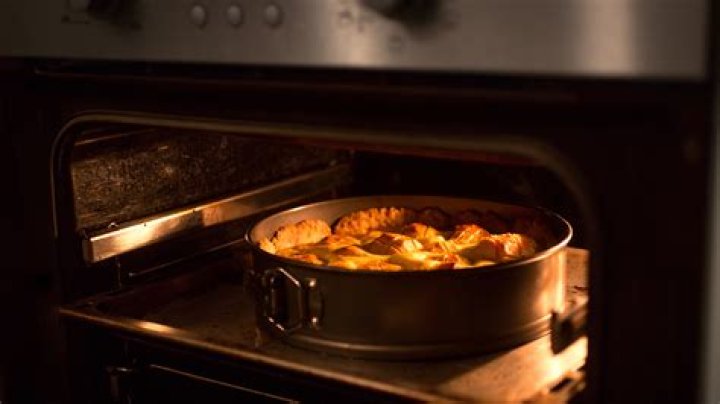 Hoe gaar is appeltaart in de oven?
