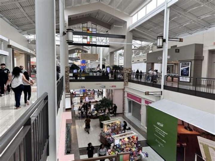 How big is the Parks Mall at Arlington?