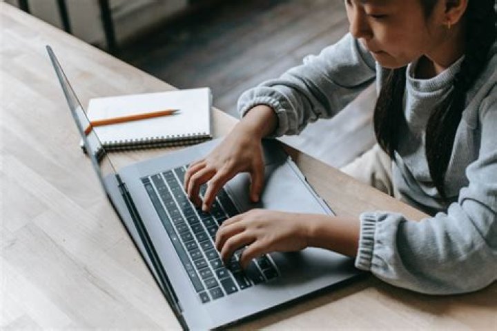 How can I teach my child to type for free?