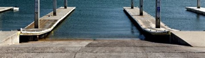 How deep should a boat ramp be?